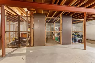 10112 W Sharon Ln, Milwaukee, WI 53225 - Photo 17