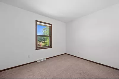 213 S Grandview Blvd #215, Waukesha, WI 53188 - Photo 7