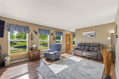 1709  Schmidt Rd, West Bend, WI 53090 - Photo 5