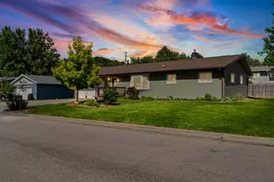 1527 Holley St, Holmen, WI 54636 - Photo 33