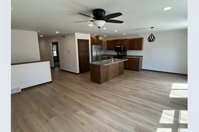 2010  14th St, La Crosse, WI 54601 - Photo 5