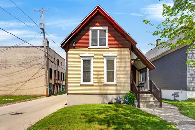 216 W Center St, Milwaukee, WI 53212 - Photo 1