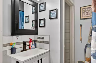 216 W Center St, Milwaukee, WI 53212 - Photo 17