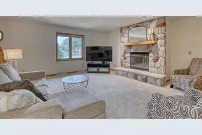 800  Schloemer Dr, West Bend, WI 53095 - Photo 11