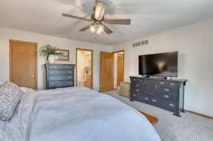 800 Schloemer Dr, West Bend, WI 53095 - Photo 25