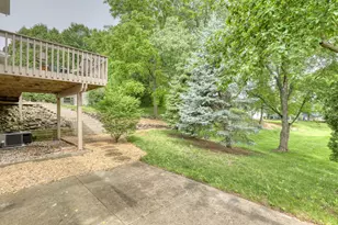 800 Schloemer Dr, West Bend, WI 53095 - Photo 37