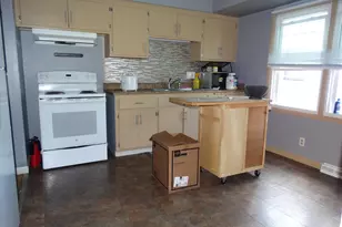 2776 N Carlton Pl, Milwaukee, WI 53210 - Photo 3