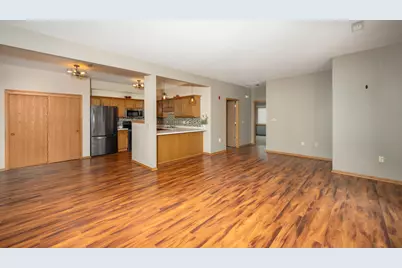 6115 S Creekside Dr #2, Cudahy, WI 53110 - Photo 5