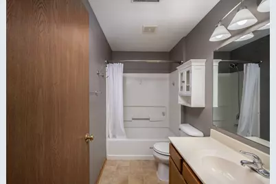 6115 S Creekside Dr #2, Cudahy, WI 53110 - Photo 15