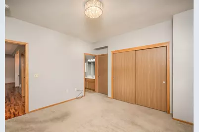 6115 S Creekside Dr #2, Cudahy, WI 53110 - Photo 11