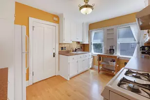 3154 S Nevada St, Milwaukee, WI 53207 - Photo 9