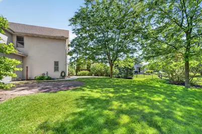 6547  Parkway Cir, Racine, WI 53406 - Photo 29
