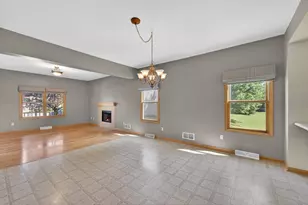 6547 Parkway Cir, Racine, WI 53406 - Photo 9