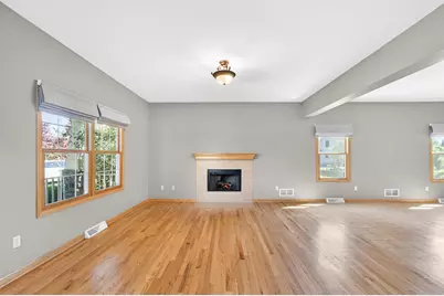 6547  Parkway Cir, Racine, WI 53406 - Photo 5