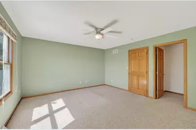6547  Parkway Cir, Racine, WI 53406 - Photo 17