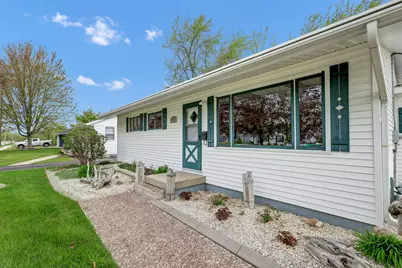 1718  Nagle Ave, Manitowoc, WI 54220 - Photo 3