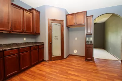 W245N2799  Single Tree Dr, Pewaukee, WI 53072 - Photo 7
