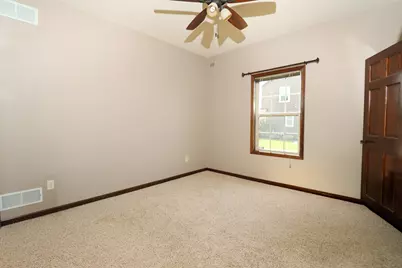 W245N2799  Single Tree Dr, Pewaukee, WI 53072 - Photo 21