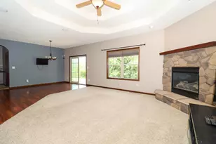 W245N2799 Single Tree Dr, Pewaukee, WI 53072 - Photo 5