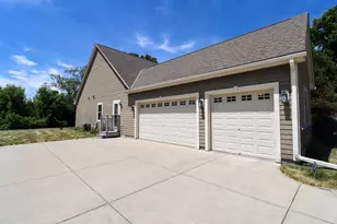 W245N2799 Single Tree Dr, Pewaukee, WI 53072 - Photo 39