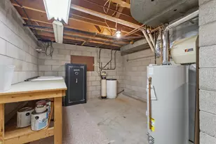 1041 N 17th St, Manitowoc, WI 54220 - Photo 21