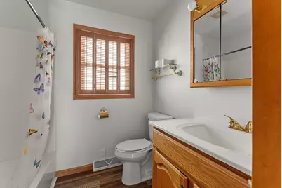 1041 N 17th St, Manitowoc, WI 54220 - Photo 13