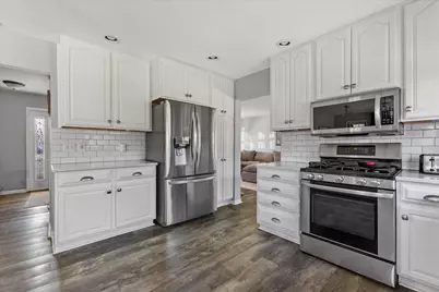 503  Fairview Cir, Racine, WI 53185 - Photo 7