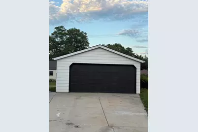 3578 S 48th St, Greenfield, WI 53220 - Photo 13