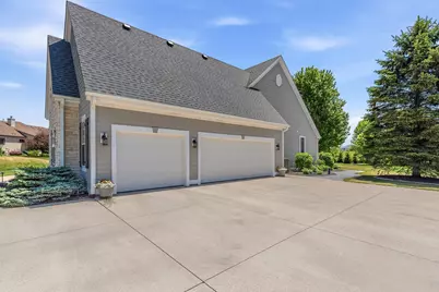 129  Preserve Ct, Grafton, WI 53024 - Photo 3
