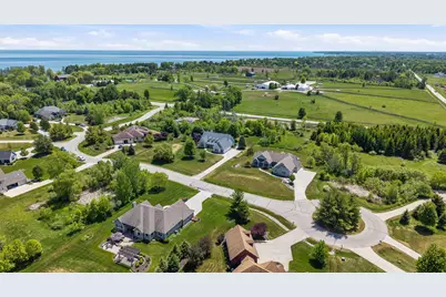 129  Preserve Ct, Grafton, WI 53024 - Photo 61