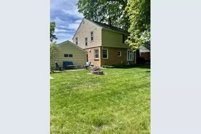 7342 W Georgia Ave, Milwaukee, WI 53220 - Photo 9