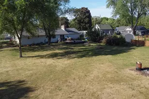 213 W State St, North Prairie, WI 53153 - Photo 35