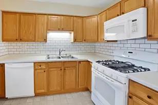 449 W Wisconsin Ave, Oconomowoc, WI 53066 - Photo 9