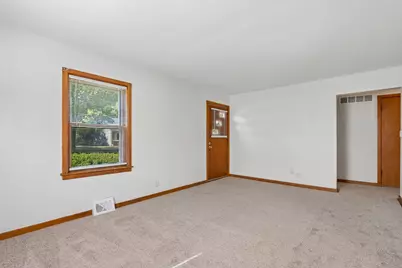 418  Harrison Ave, Waukesha, WI 53186 - Photo 5