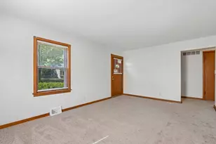 418 Harrison Ave, Waukesha, WI 53186 - Photo 5