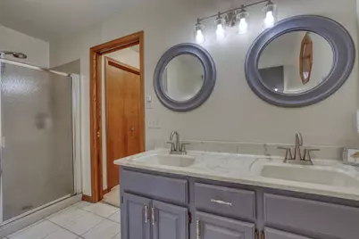 494  Quinlan Ct, Pewaukee, WI 53072 - Photo 25