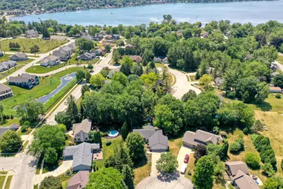 494  Quinlan Ct, Pewaukee, WI 53072 - Photo 5