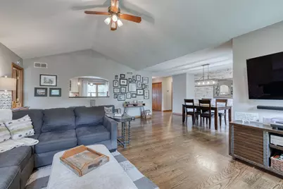 494  Quinlan Ct, Pewaukee, WI 53072 - Photo 15