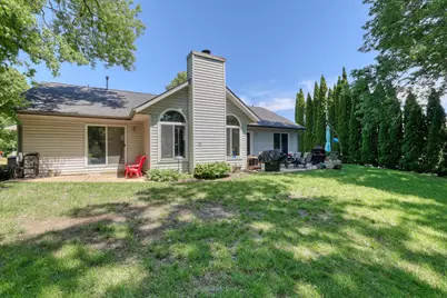 494  Quinlan Ct, Pewaukee, WI 53072 - Photo 7