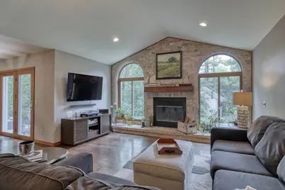 494  Quinlan Ct, Pewaukee, WI 53072 - Photo 11