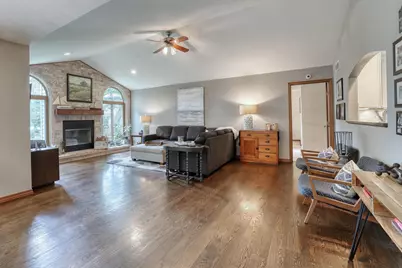 494  Quinlan Ct, Pewaukee, WI 53072 - Photo 13
