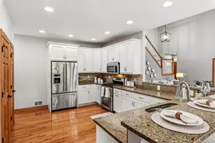 8415 Ravenswood Cir, Wauwatosa, WI 53226 - Photo 11