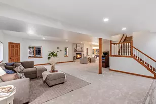 8415 Ravenswood Cir, Wauwatosa, WI 53226 - Photo 17