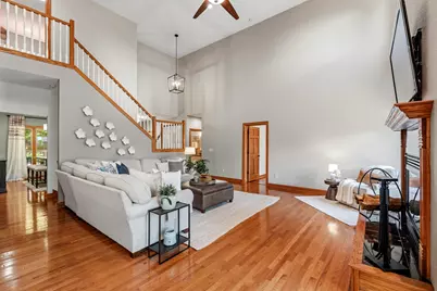 8415  Ravenswood Cir, Wauwatosa, WI 53226 - Photo 7