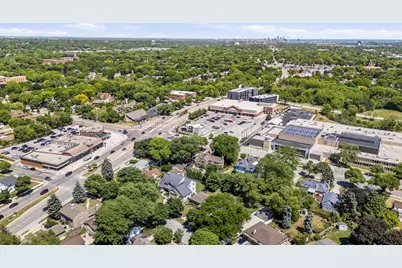 8415  Ravenswood Cir, Wauwatosa, WI 53226 - Photo 43