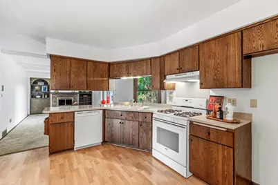 4936 S 65th St, Greenfield, WI 53220 - Photo 11