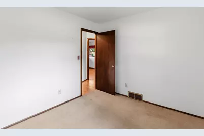 4936 S 65th St, Greenfield, WI 53220 - Photo 23