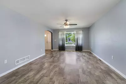 1116  Springbrook Dr, Burlington, WI 53105 - Photo 5