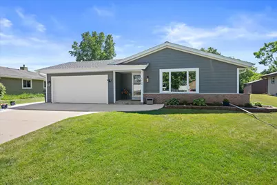 4219 W Pebble Beach Ct, Franklin, WI 53132 - Photo 1