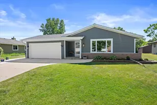 4219 W Pebble Beach Ct, Franklin, WI 53132 - Photo 1